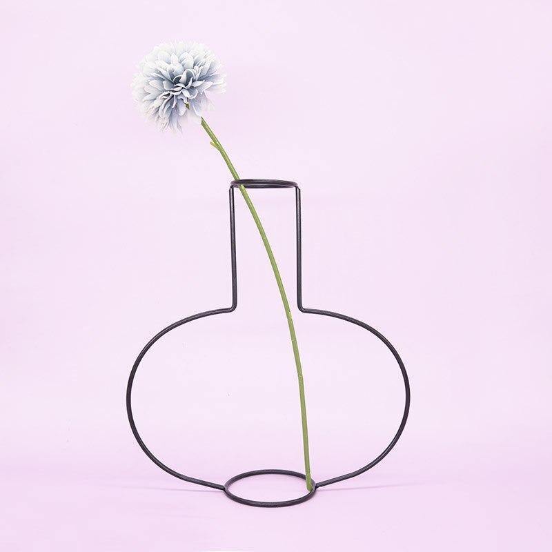 Minimal Iron Line Vase Holder C | Lily & Eden