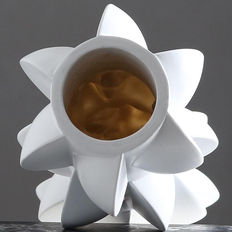 Abby Artistic Flower Vases - Lily & Eden