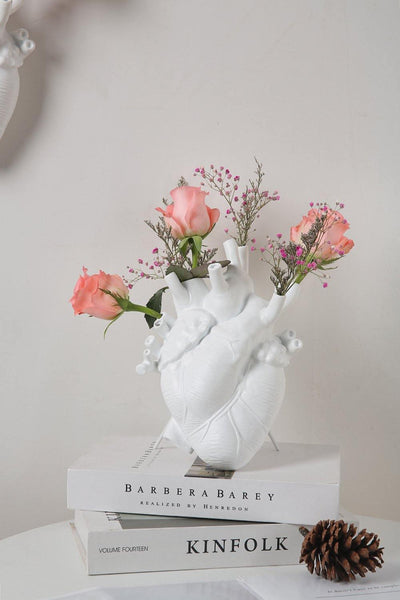 Heart-Shaped Ceramic Vase - Lily & Eden