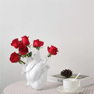 Heart-Shaped Ceramic Vase - Lily & Eden