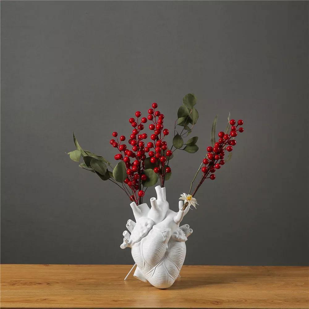 Heart-Shaped Ceramic Vase - Lily & Eden
