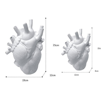 Heart-Shaped Ceramic Vase - Lily & Eden