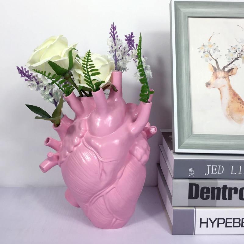 Heart-Shaped Ceramic Vase - Lily & Eden