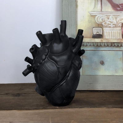 Heart-Shaped Ceramic Vase - Lily & Eden