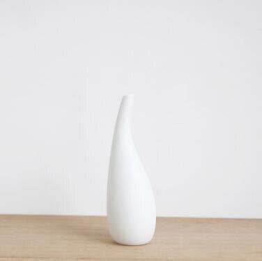 Water Drop White Porcelain Vase H: 19cm | Lily & Eden